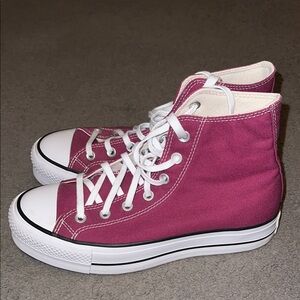 Converse high top platform sneakers Women’s 8.5 Men’s 7